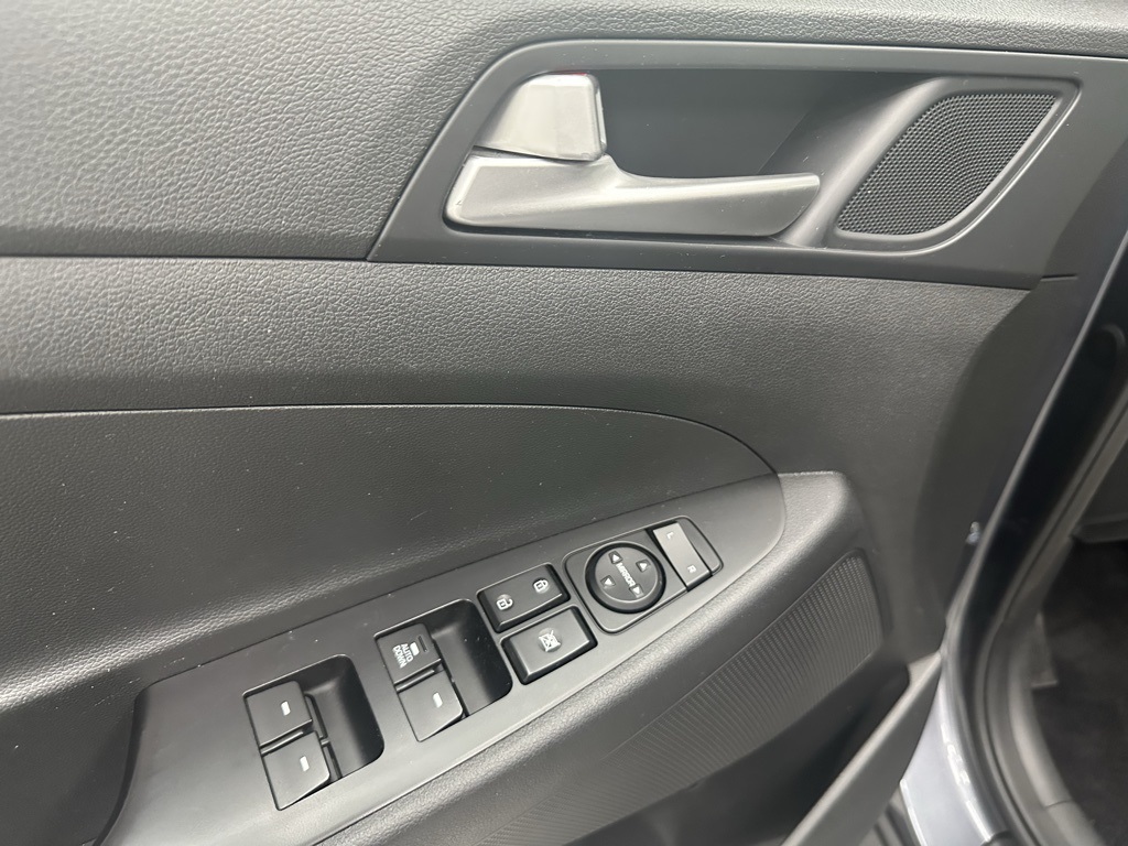 2019 Hyundai Tucson SE photo 14
