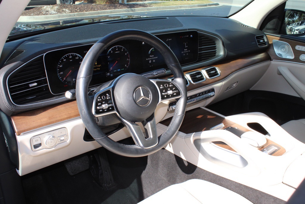 2023 Mercedes Benz GLS 450 4MATIC photo 3