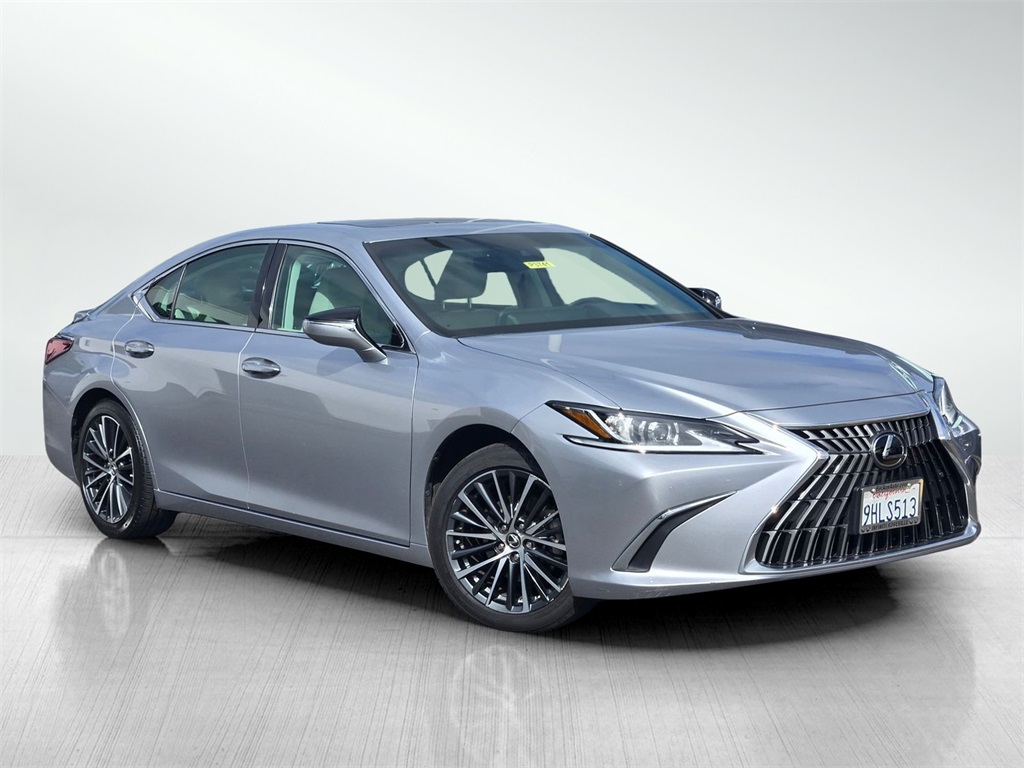 2023 Lexus ES Hybrid 300h's photo