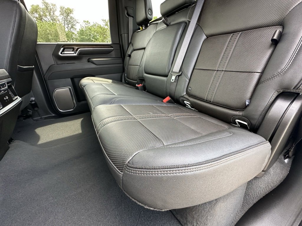 2025 Chevrolet Silverado 2500HD High Country photo 24