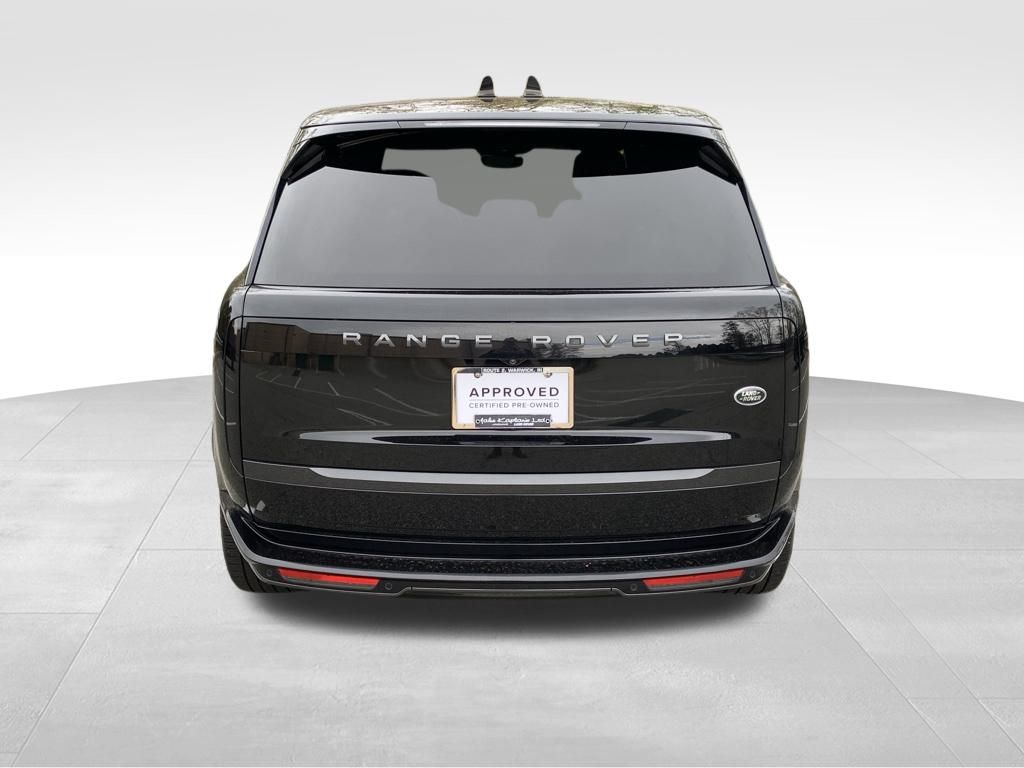 2023 Land Rover Range Rover SE photo 3