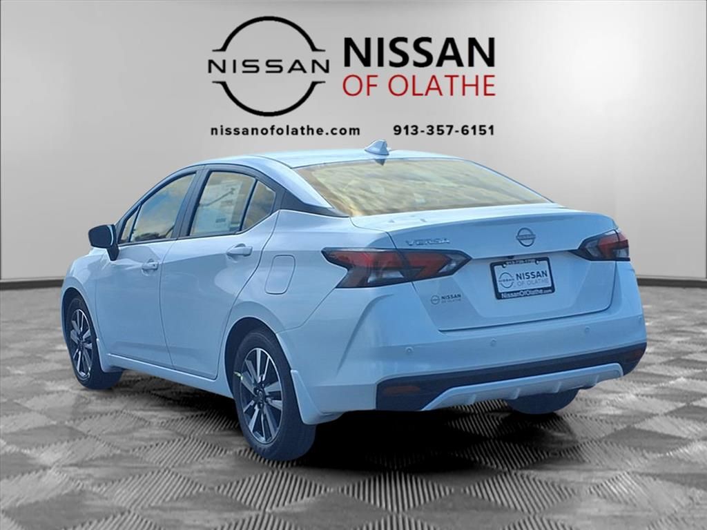 2025 Nissan Versa SV photo 3