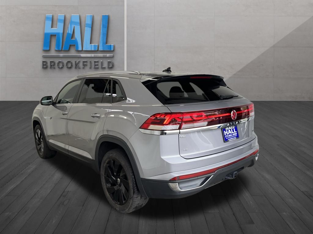2024 Volkswagen Atlas Cross Sport SE Technology photo 3