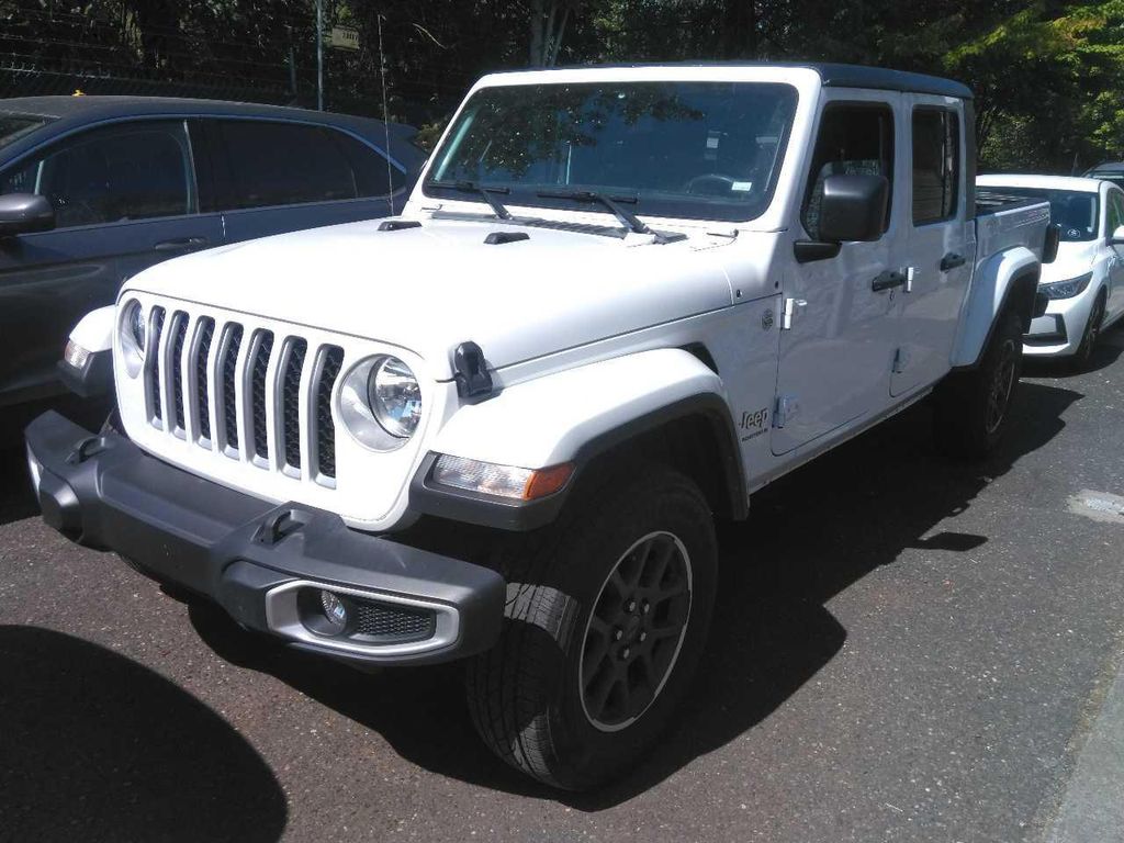 2023 Jeep Gladiator Overland photo 2