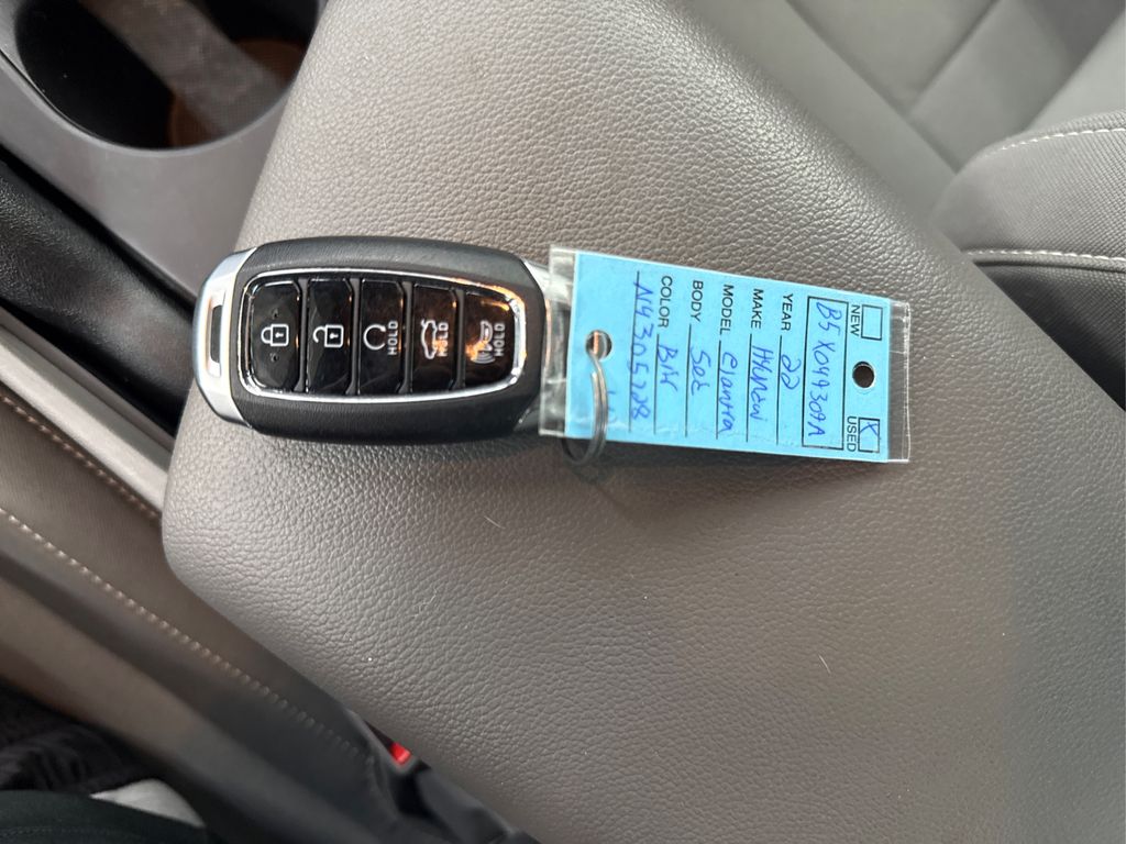 2022 Hyundai Elantra SEL photo 31