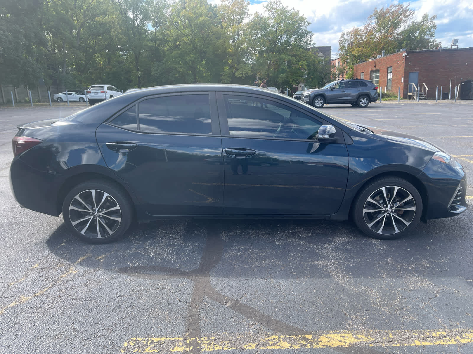 2018 Toyota Corolla SE photo 2