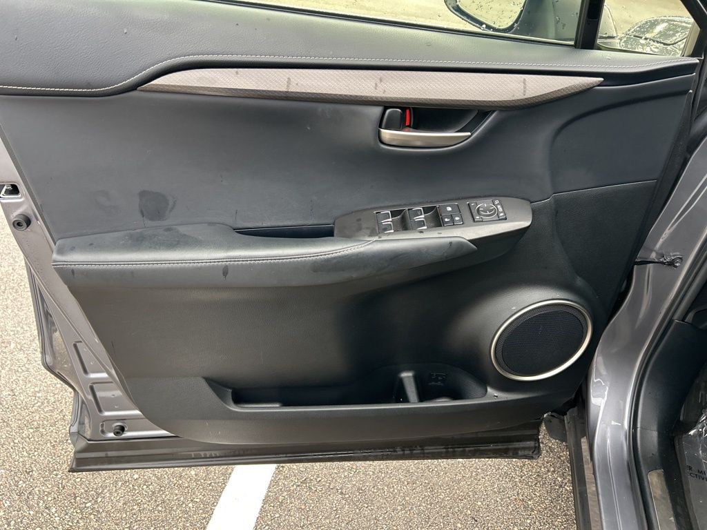 2021 Lexus NX 300 photo 11
