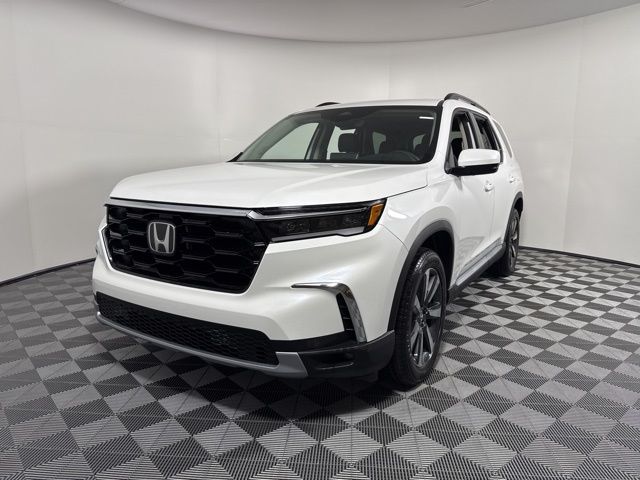 2025 Honda Pilot Touring's photo