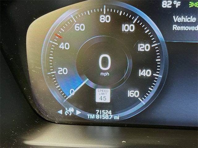 2020 Volvo XC90 T5 Momentum photo 9