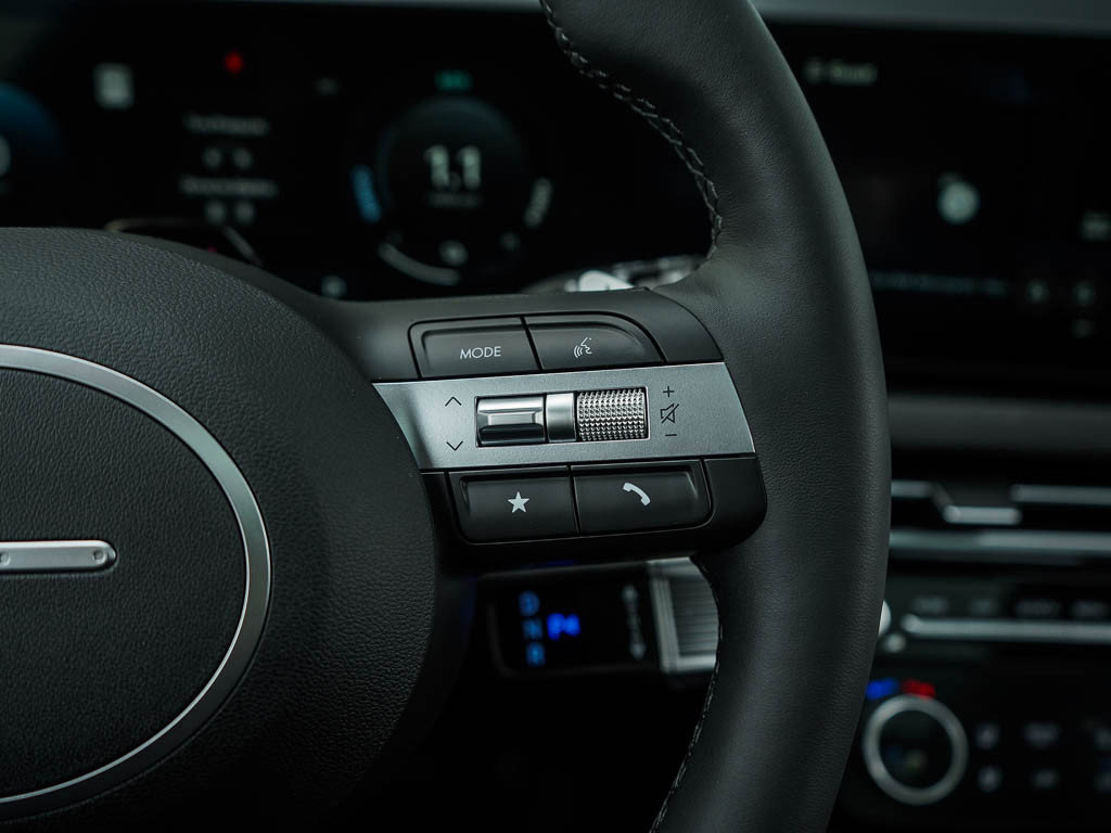 2025 Hyundai Tucson Hybrid Limited photo 18