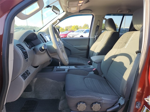 2017 Nissan Frontier Desert Runner photo 9