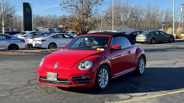 2018 Volkswagen Beetle S's photo