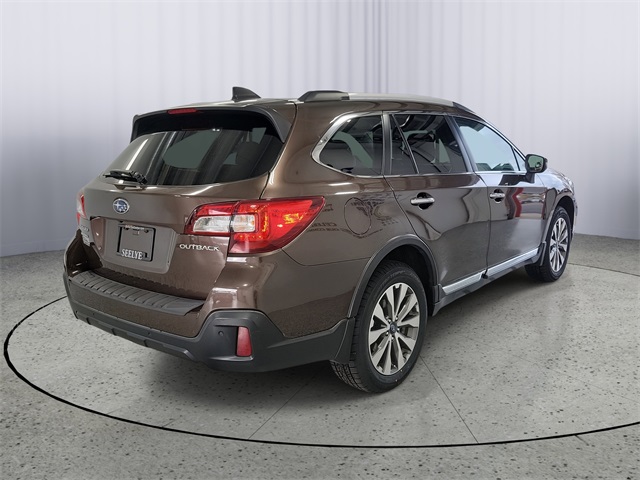 2019 Subaru Outback 2.5i Touring photo 3