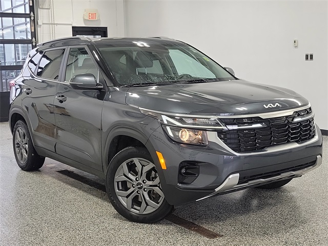 2024 Kia Seltos S's photo