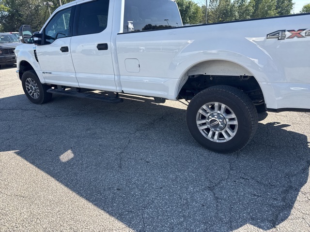 2019 Ford F-350 XLT photo 4