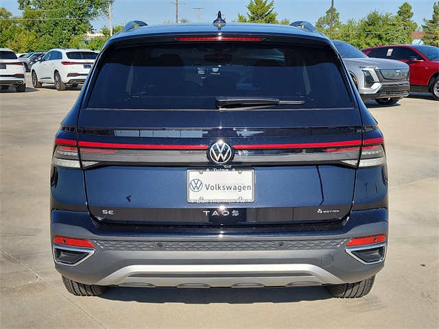 2025 Volkswagen Taos SE photo 3