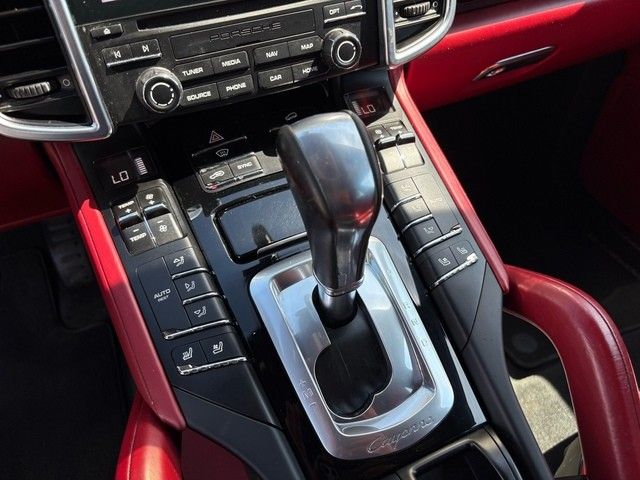 2017 Porsche Cayenne Platinum Edition photo 27