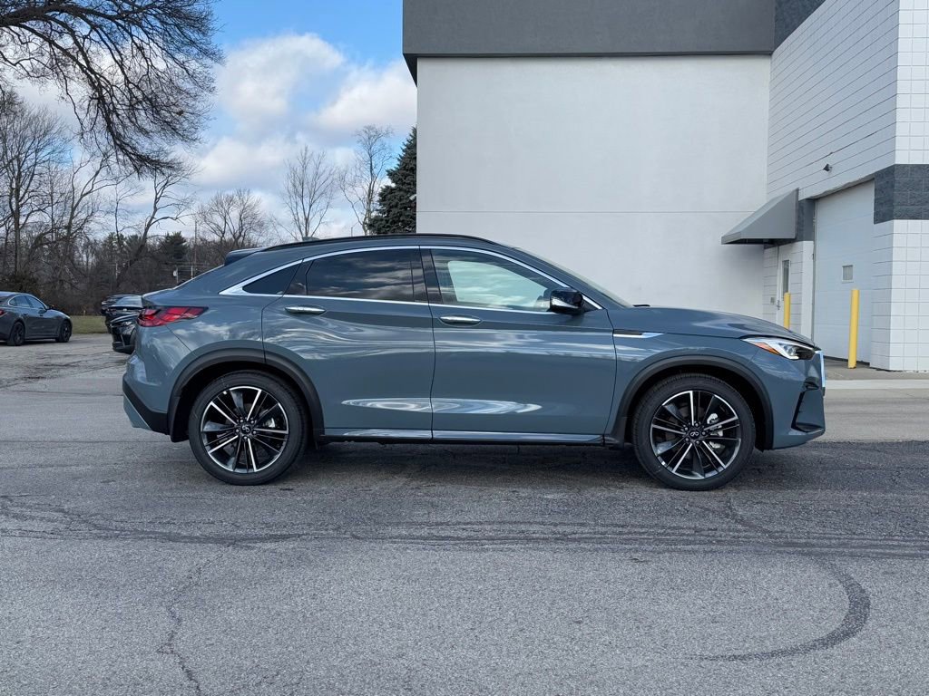 2025 Infiniti QX55 Essential photo 2