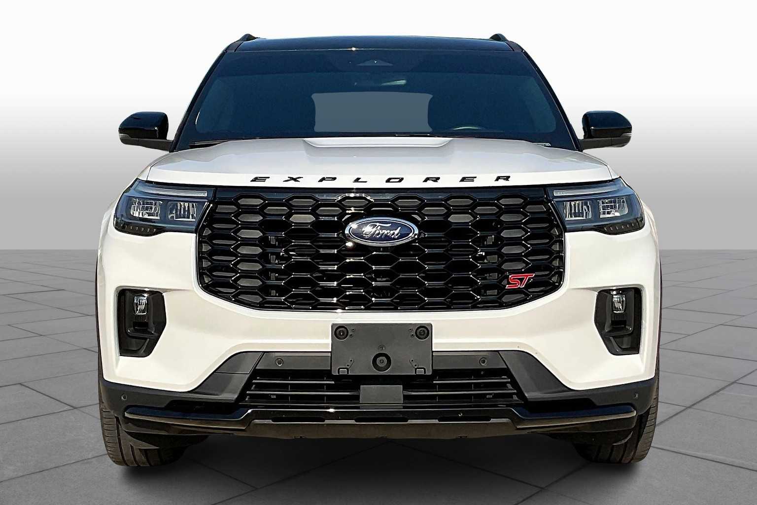 2025 Ford Explorer ST photo 3