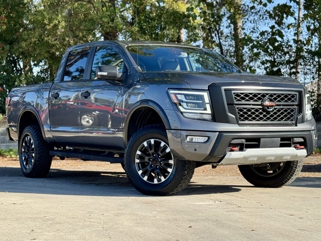 2020 Nissan Titan PRO-4X's photo