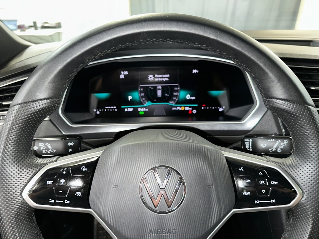 2024 Volkswagen Tiguan SE R-Line Black photo 8
