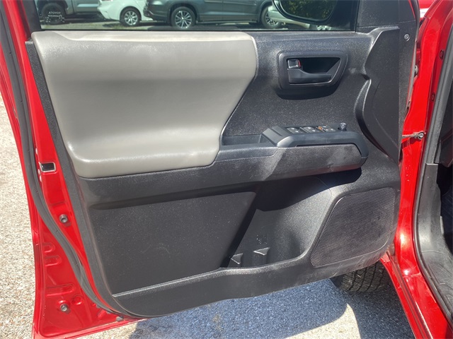 2023 Toyota Tacoma SR5 photo 17