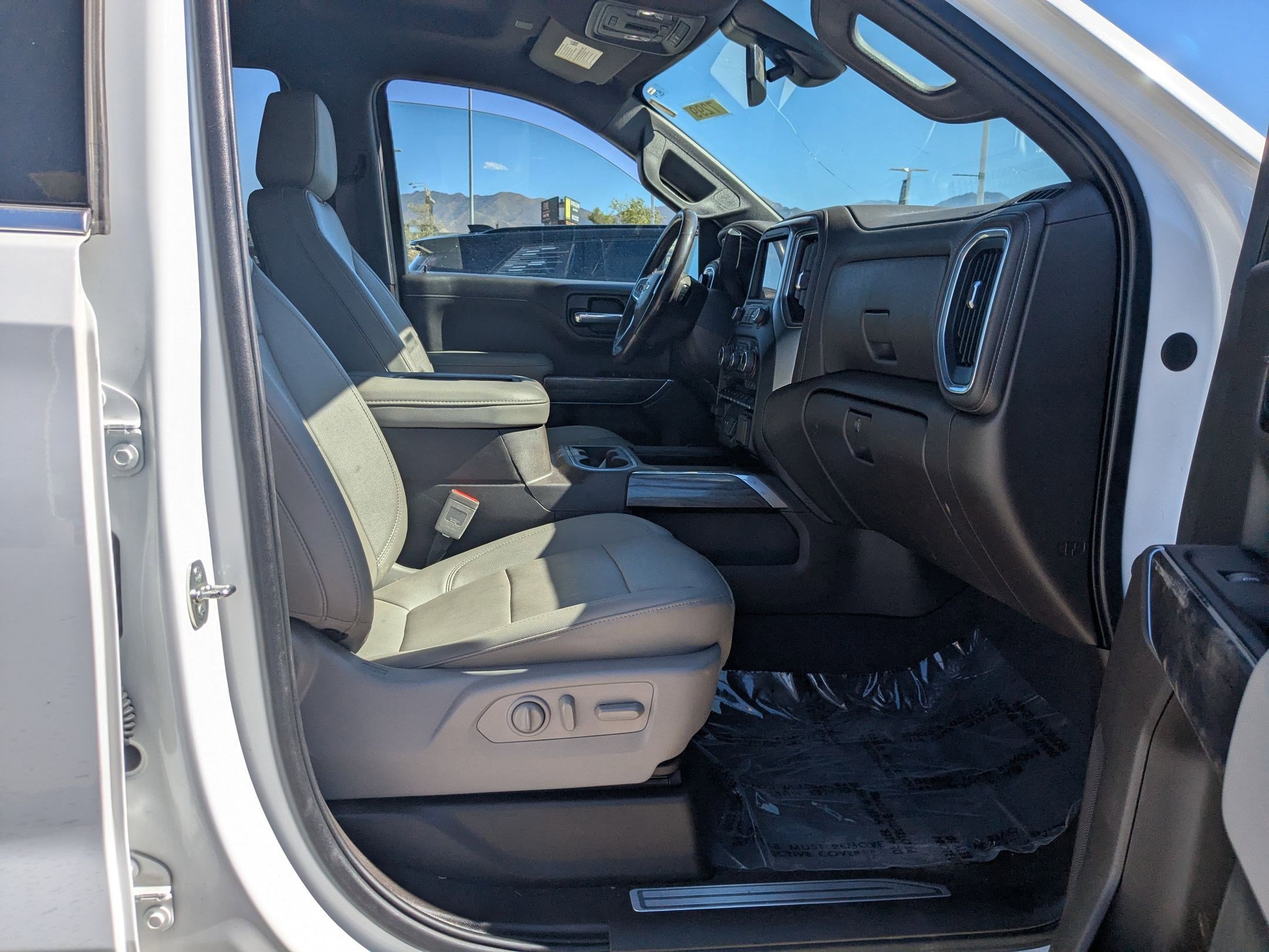 2021 Chevrolet Silverado 1500 LTZ photo 18
