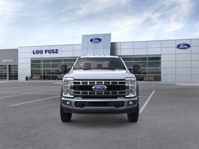2025 Ford F-600 photo 6