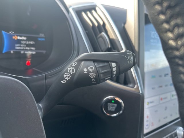 2022 Ford Edge Titanium photo 32