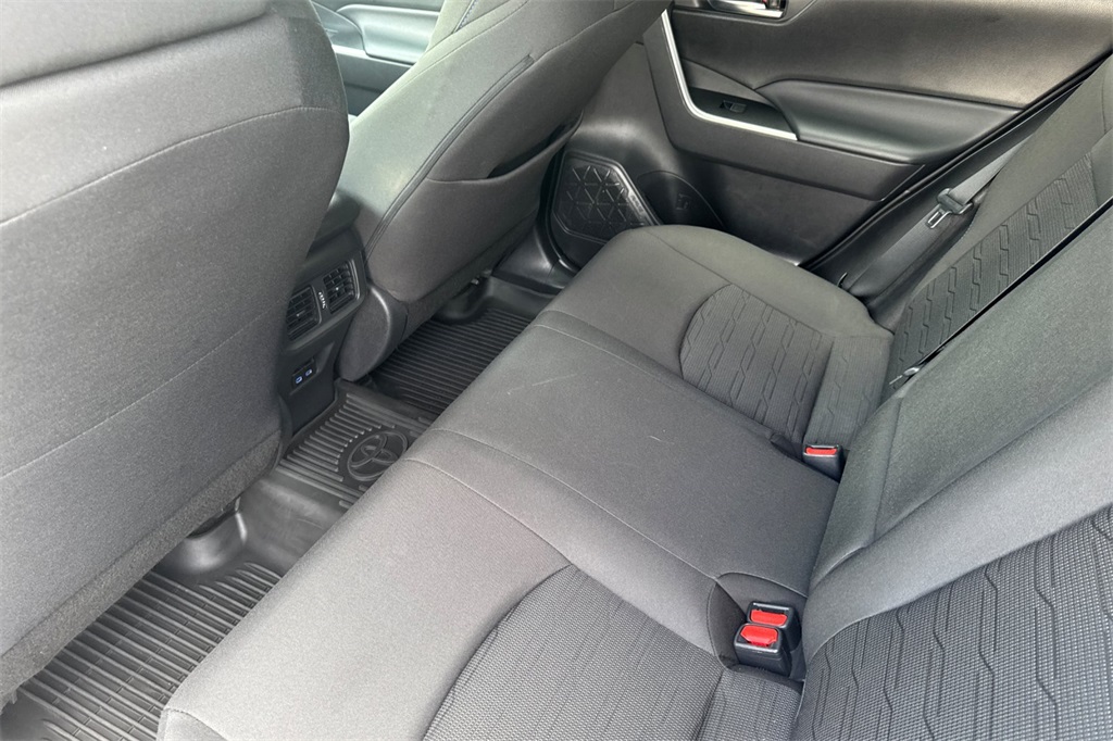 2022 Toyota RAV4 Hybrid SE photo 14