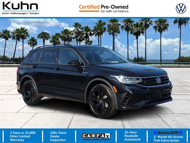 2024 Volkswagen Tiguan SE R-LINE BLACK's photo