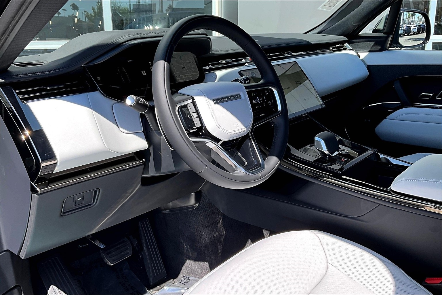 2025 Land Rover Range Rover Sport SE photo 5