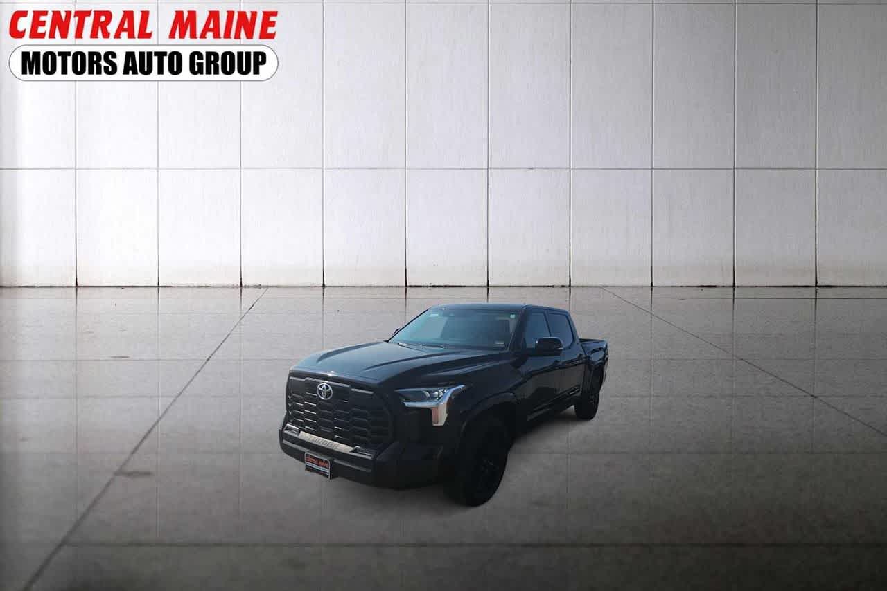 2022 Toyota Tundra SR5's photo