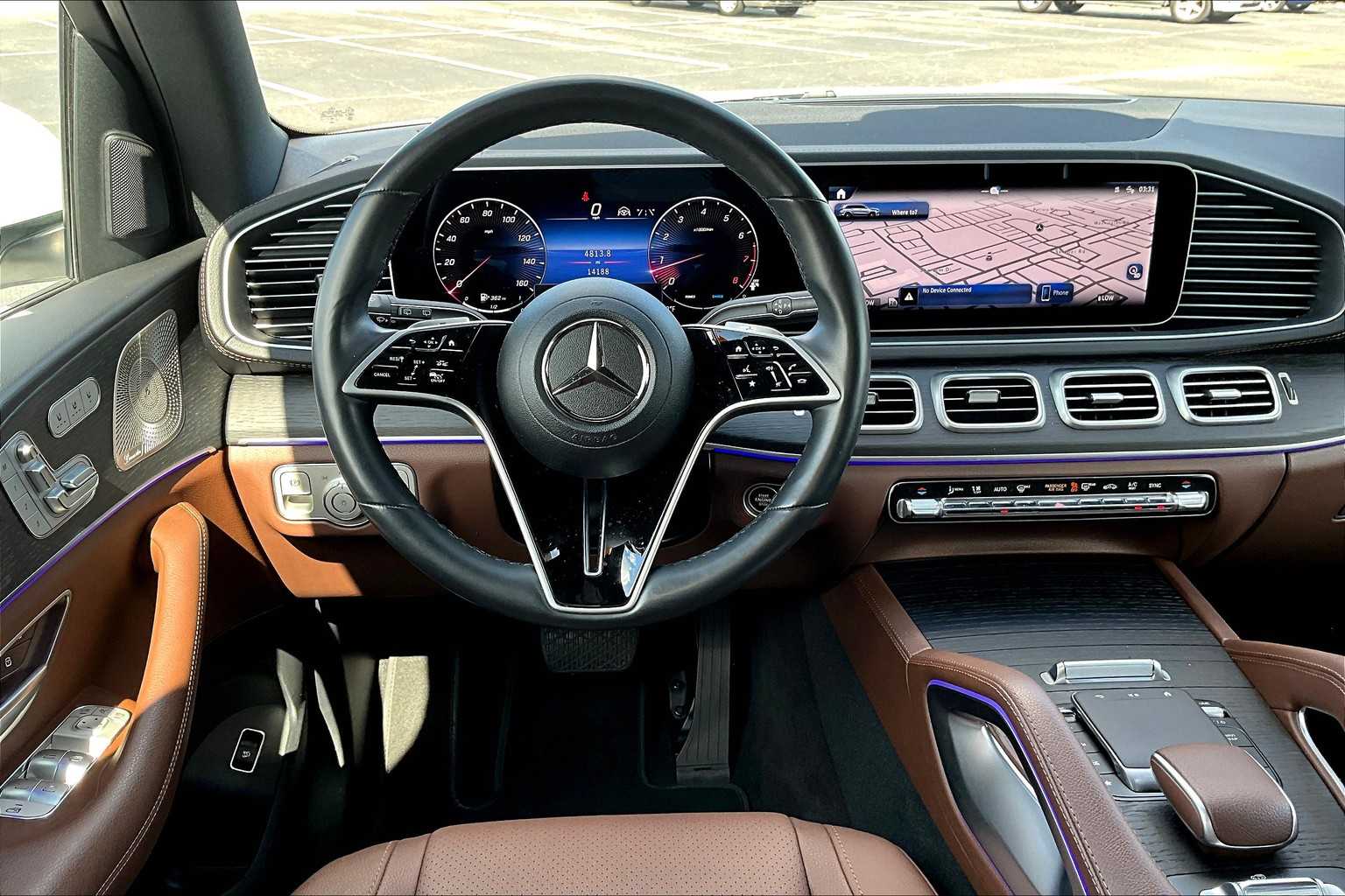 2024 Mercedes Benz GLS 450 4MATIC photo 2