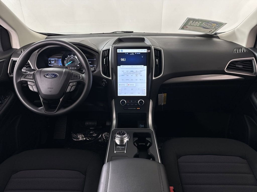 2024 Ford Edge SE photo 4
