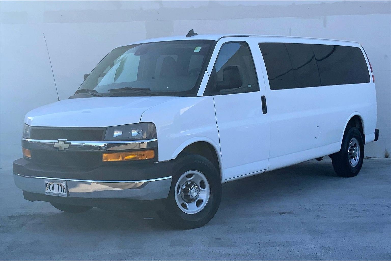 2020 Chevrolet Express Passenger LT's photo