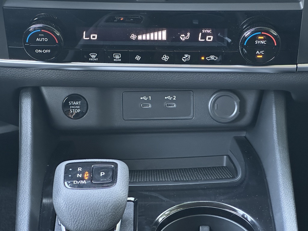 2026 Nissan Rogue SV photo 23