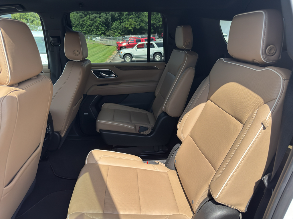 2021 Chevrolet Suburban Premier photo 23