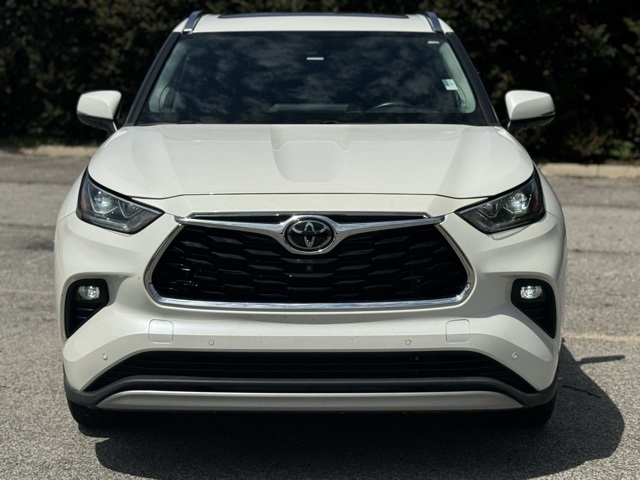 2021 Toyota Highlander Platinum photo 3