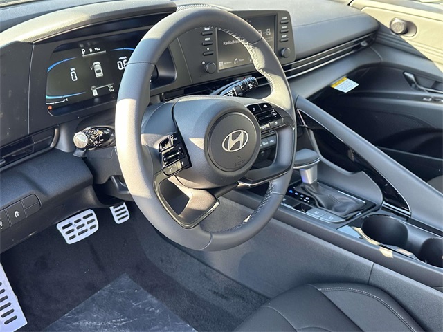 2026 Hyundai Elantra SEL Sport photo 2