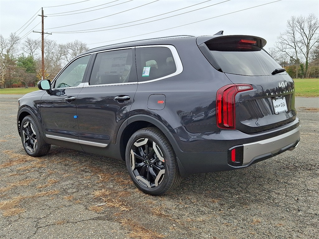 2025 Kia Telluride S photo 2