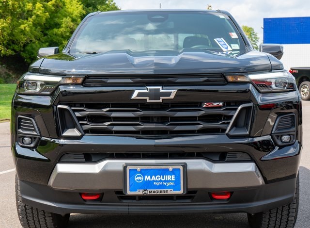 2025 Chevrolet Colorado Z71 photo 3