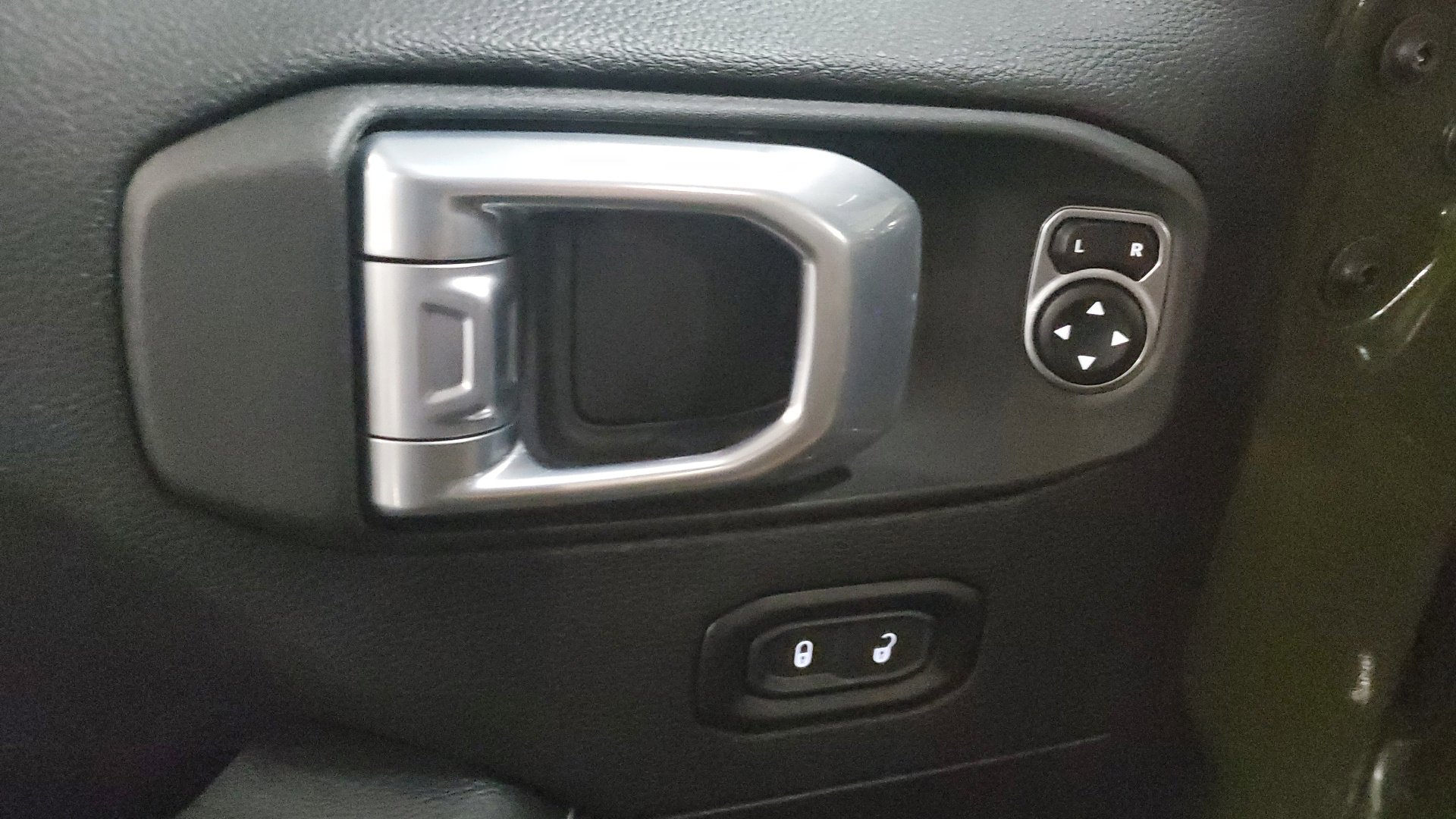 2021 Jeep Wrangler Unlimited Sahara 4xe photo 22