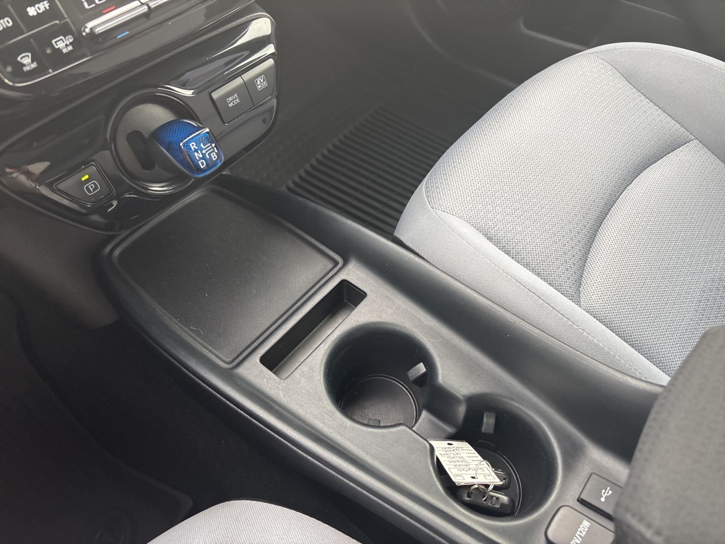 2022 Toyota Prius LE AWD-e photo 11