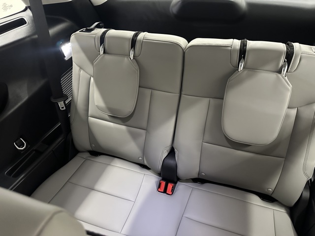 2025 Ford Explorer photo 20