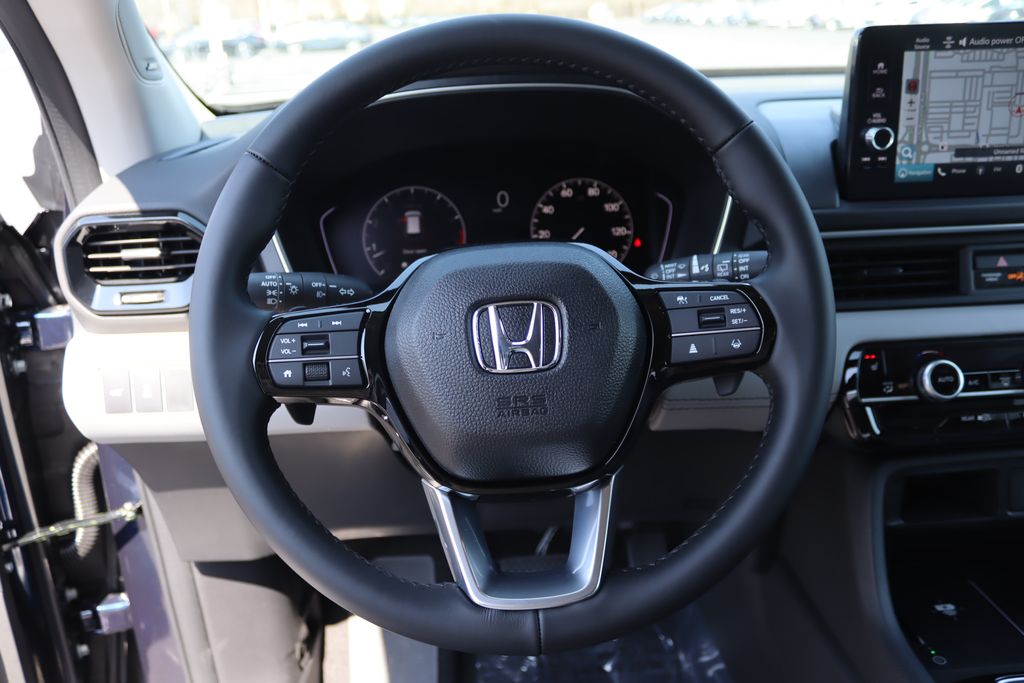 2025 Honda Pilot Touring photo 32