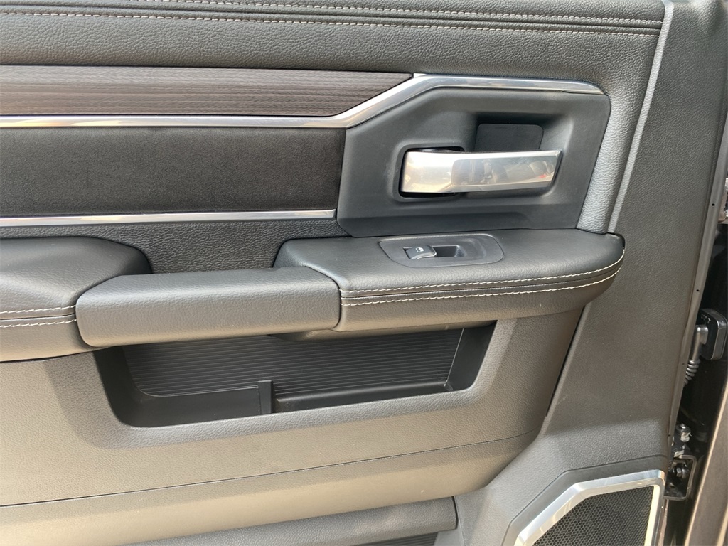 2025 Ram 2500 Laramie photo 17