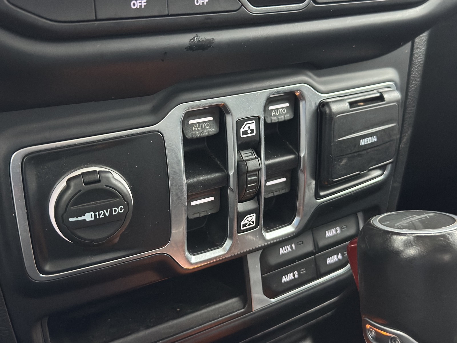 2020 Jeep Gladiator Overland photo 44