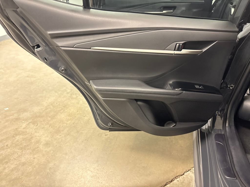 2025 Toyota Camry SE photo 19