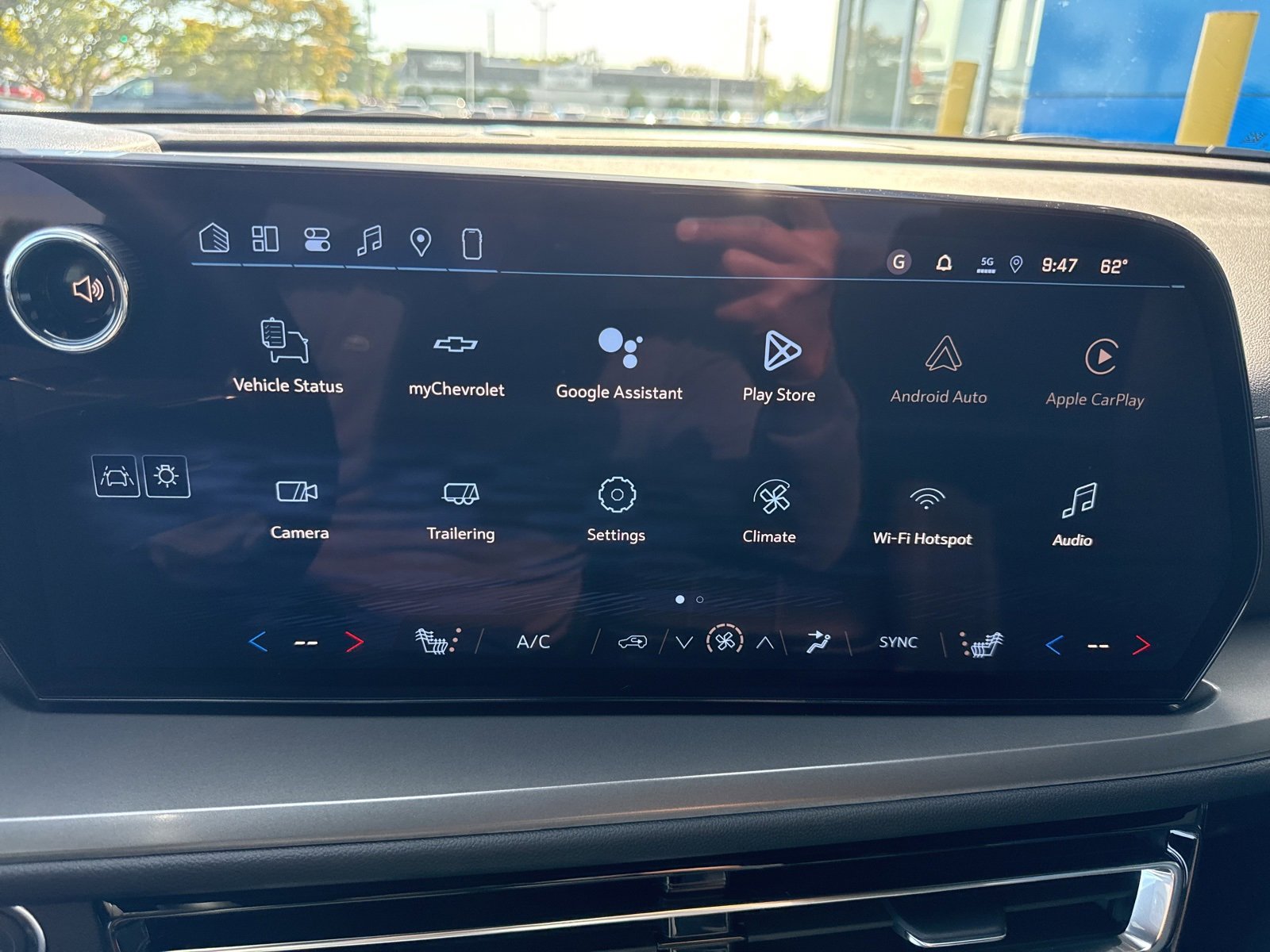 2026 Chevrolet Traverse photo 18